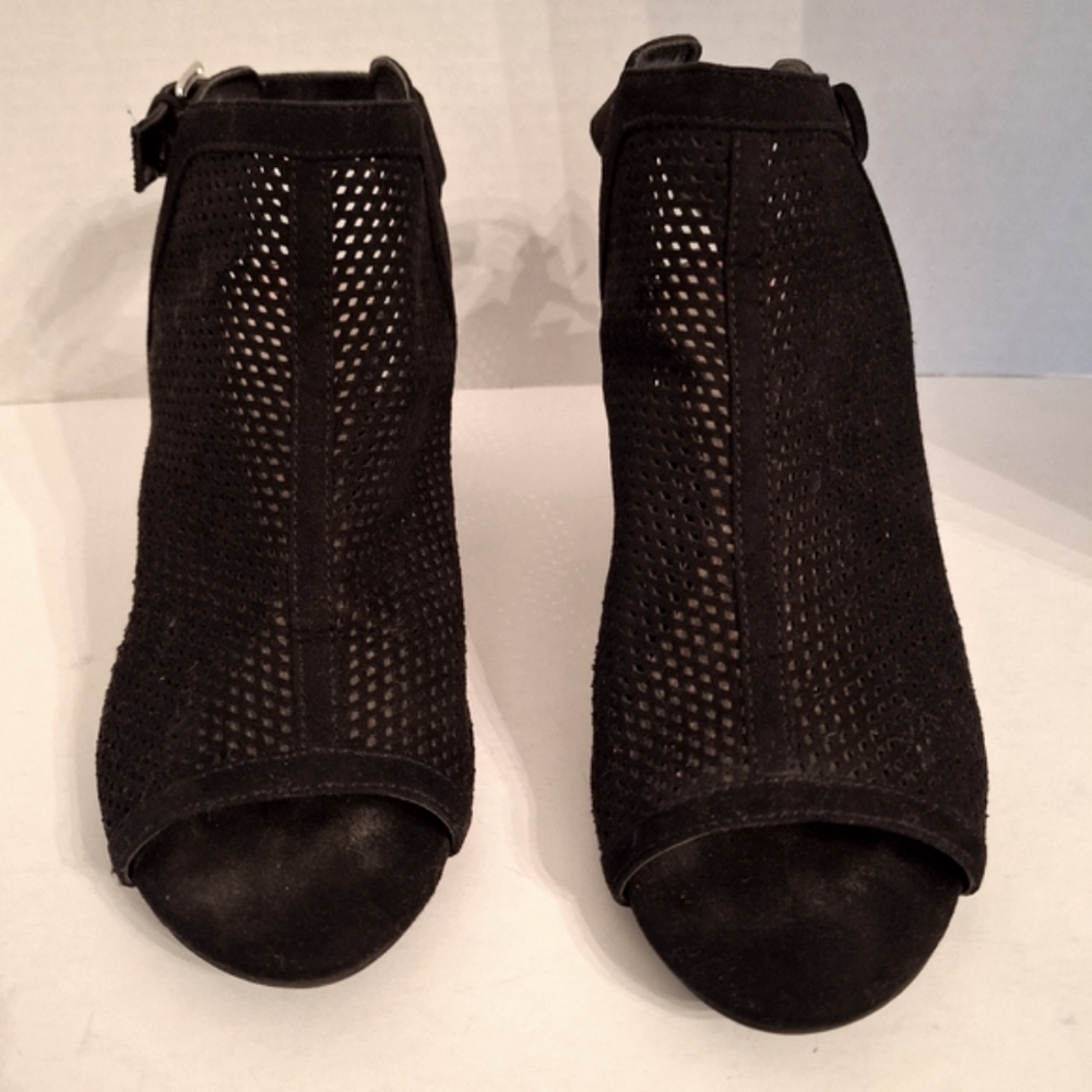 Ladies shoes